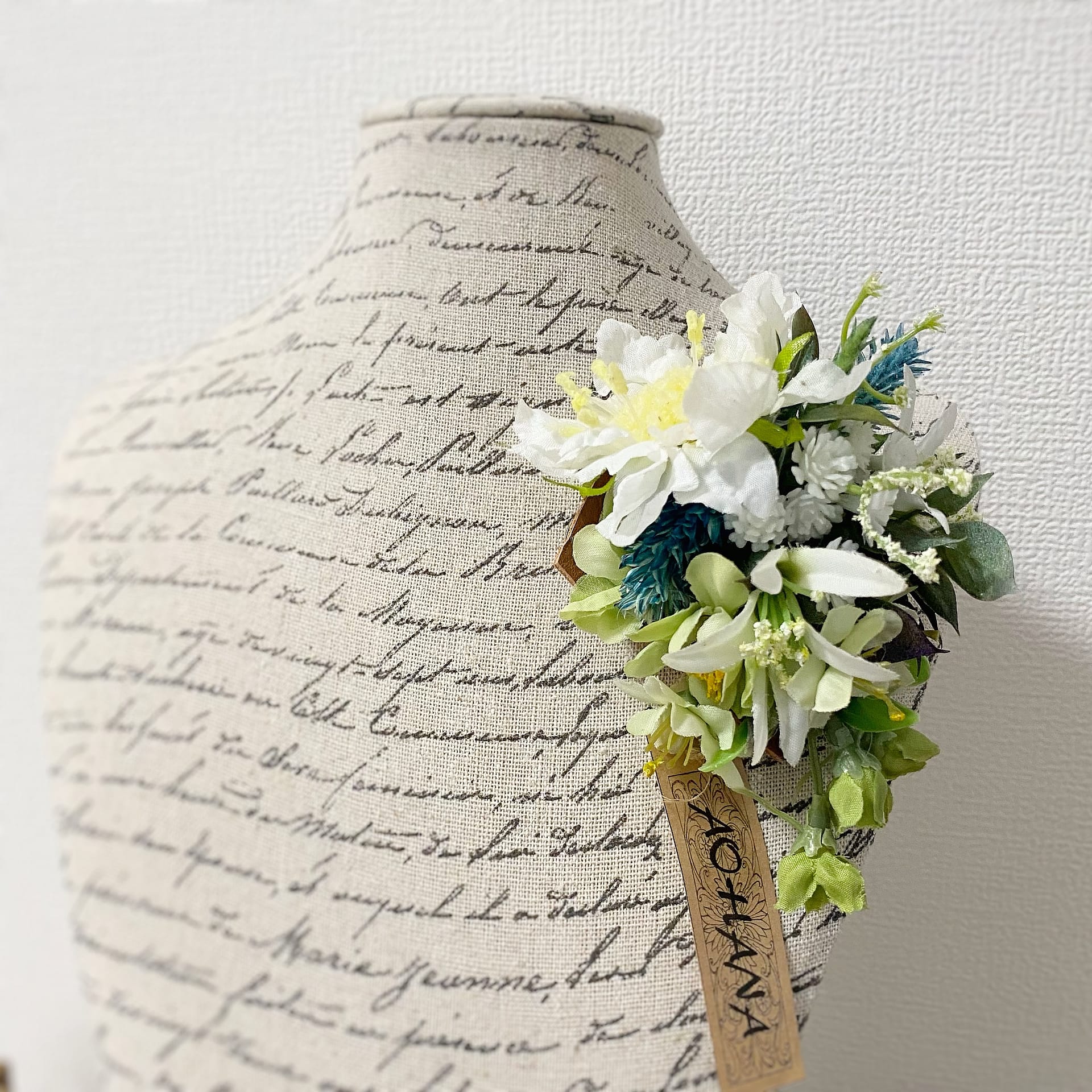 コサージュ白｜造花専門店AOHANA