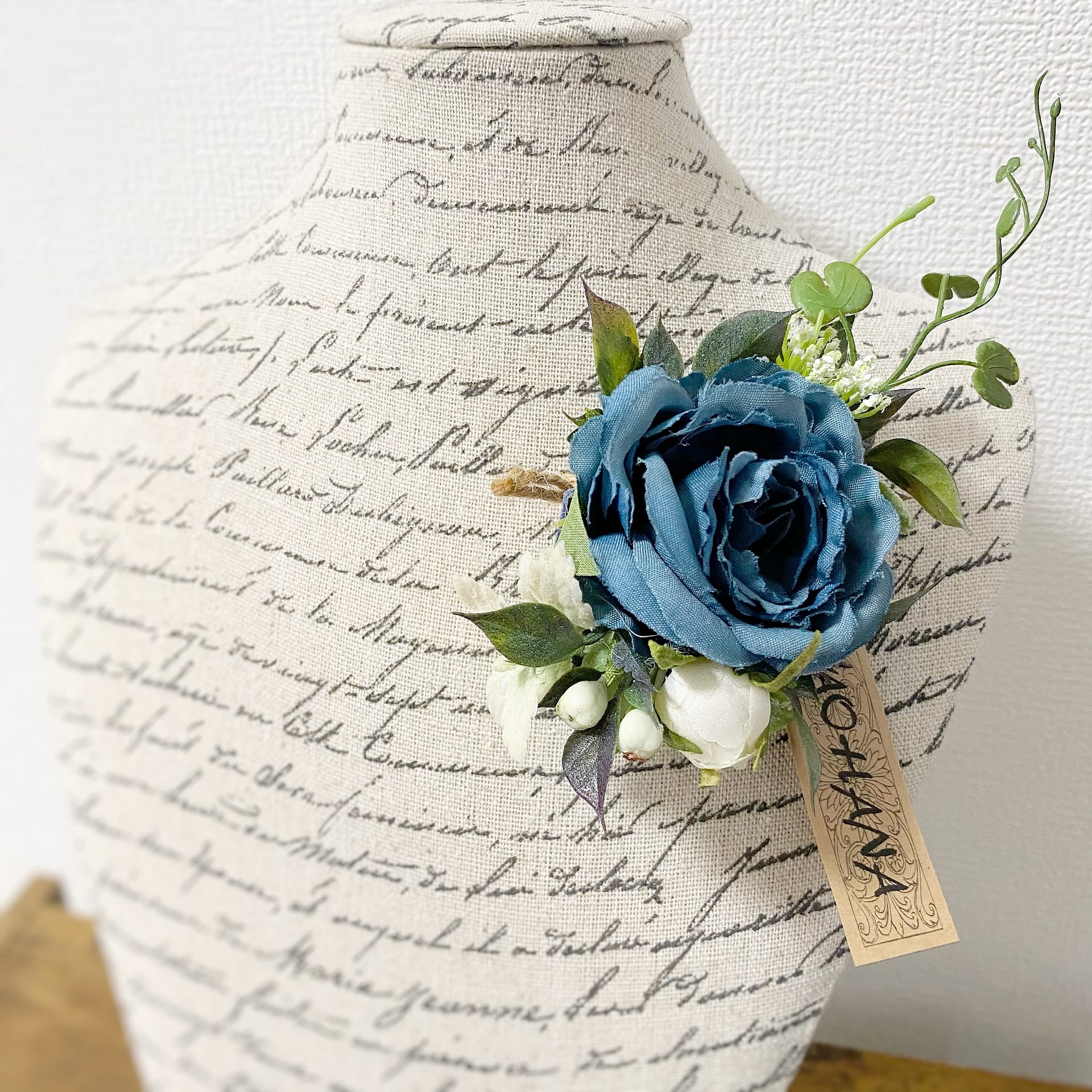 コサージュ青｜造花専門店AOHANA